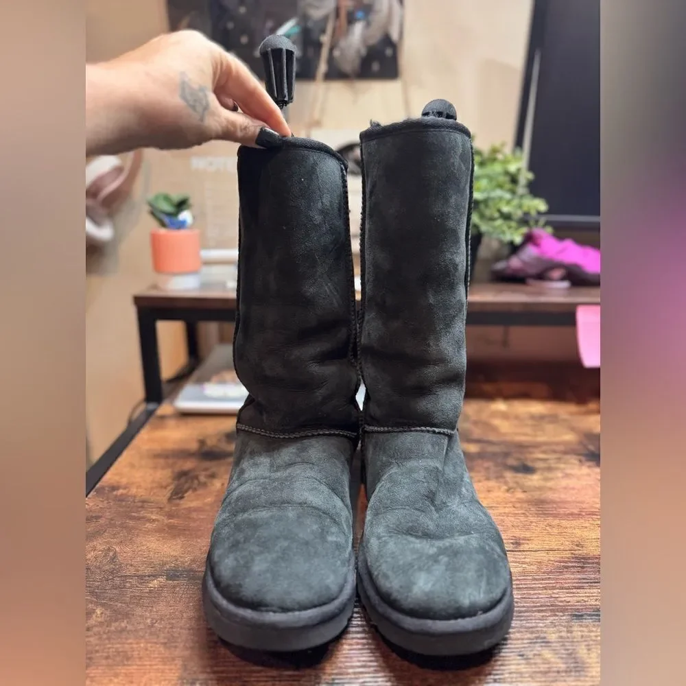 Ugg Classic Black‎ Tall Size 8